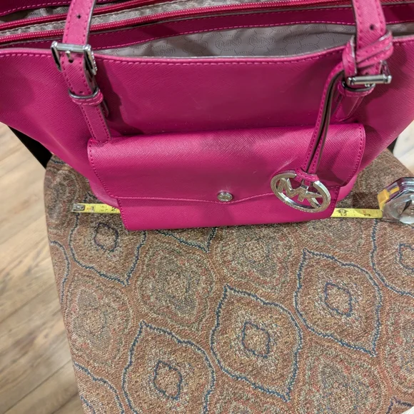Michael Kors Fuchsia Shoulder Bag - Picture 8 of 9
